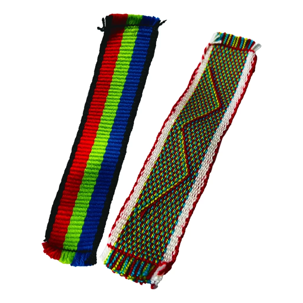 marcapáginas de colores tradicionales mapuche realizados en telar